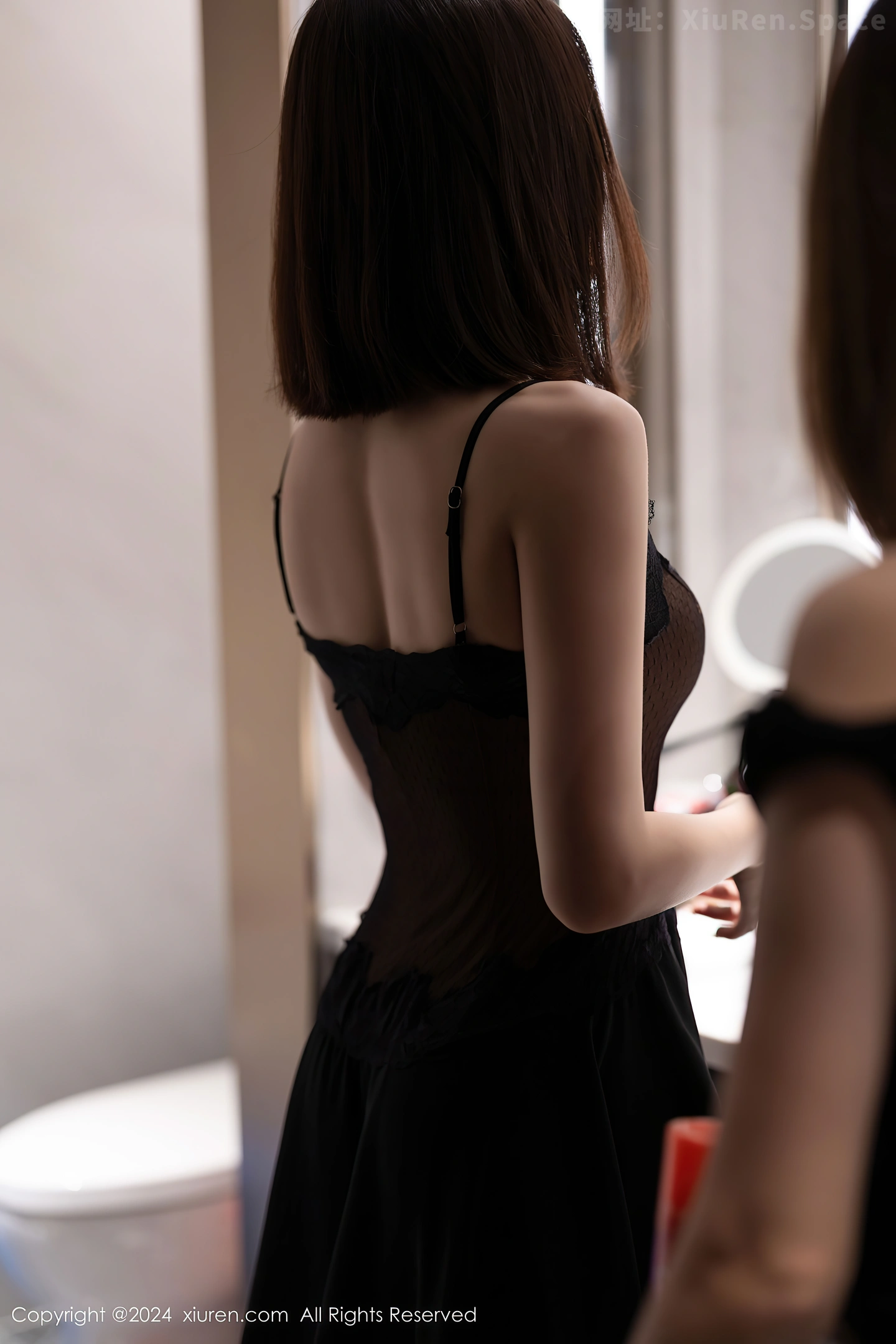 图片[2]-[XiuRen秀人网] VOL.9339 女神徐莉芝Booty性感黑色连衣裙+黑色连体网袜秀美腿诱惑写真82P-秀人网官方网站